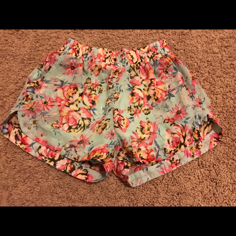 Boutique Floral Shorts with Pockets